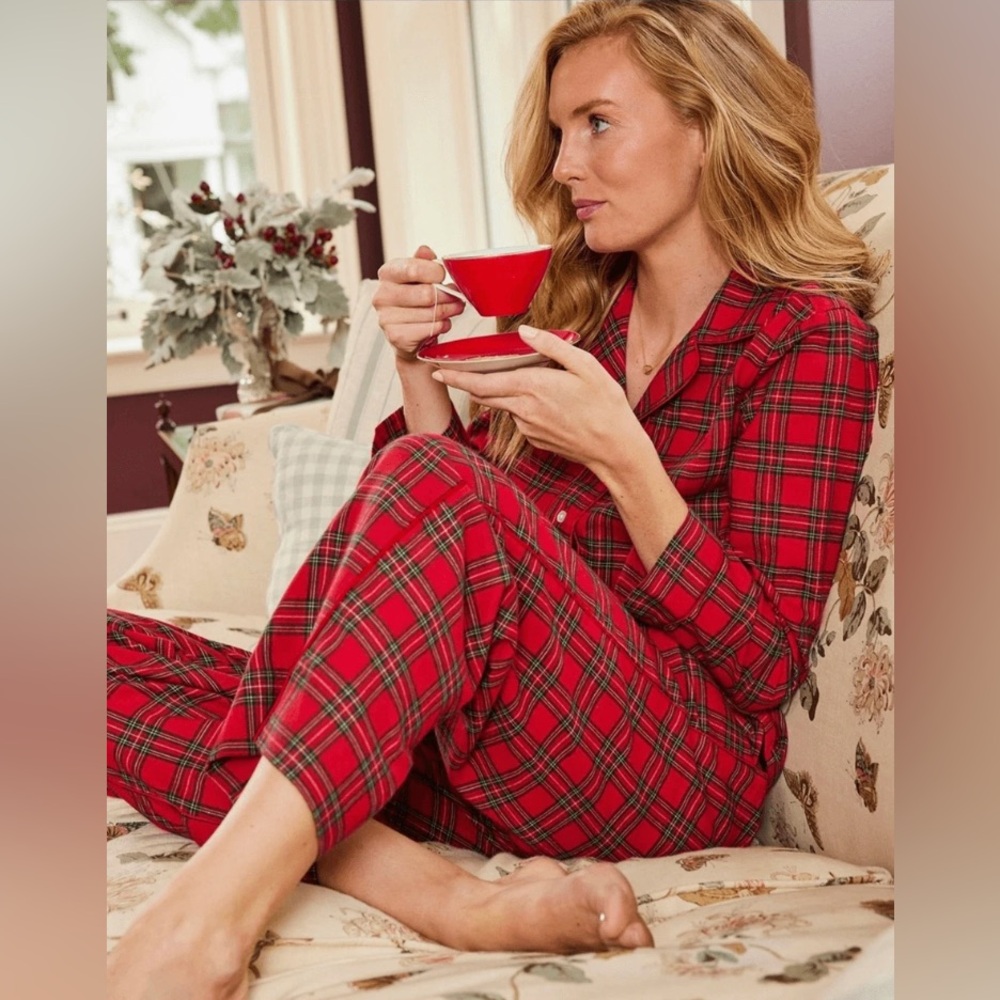 Lake Flannel Pants Set in Classic Red Holiday Tartan